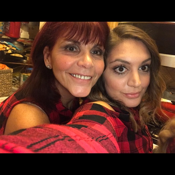 Meet your Posher, Barbara♥️♥️POSH AMBASSADOR♥️♥️ - Picture 7 of 8